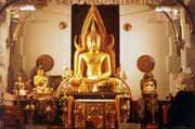 Dalada Maligawa (Temple of the Tooth), a temple which houses Sri Lanka's most important religious relic - the sacred tooth of Buddha. Kendy. Sri Lanka.