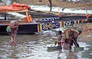Cleanup at Niger river, Sgou city. Mali.