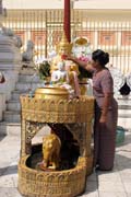Shwedagon Paya, Yangon. Myanmar (Burma).