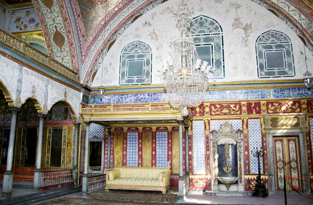 Topkapi Palace, home to all the Ottoman sultans. Constructed by Mehmed II after the conquest of Constantinapolis in 1453. Istanbul. Turkey.