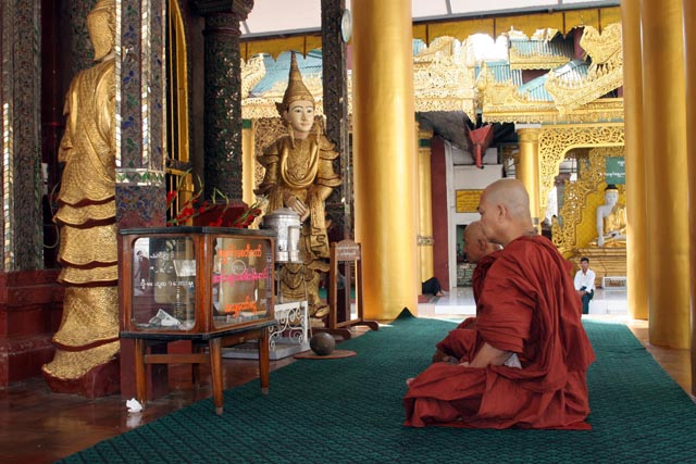 Shwedagon Paya, Yangon. Myanmar (Burma).